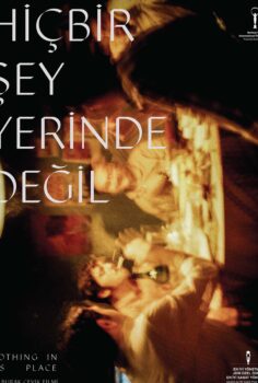 Hiçbir Şey Yerinde Değil 2024 Filmi İzle